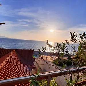 Villa Skenderi, Saranda