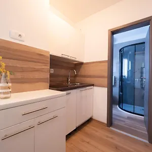 Cozy With Breakfast On Request 1 Appartamento Pola